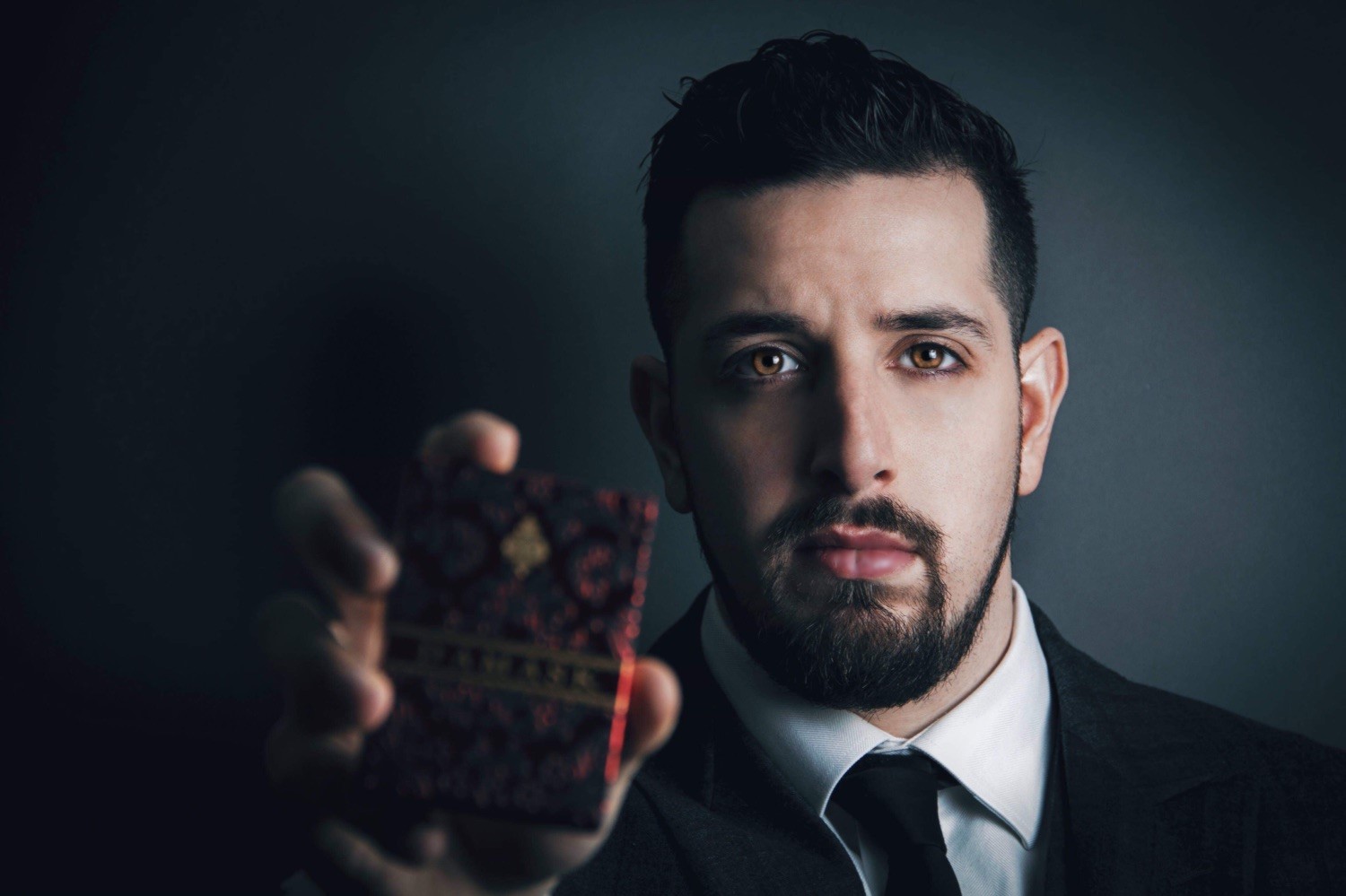 Daniel Nicholas — Corporate Magician & Mentalist